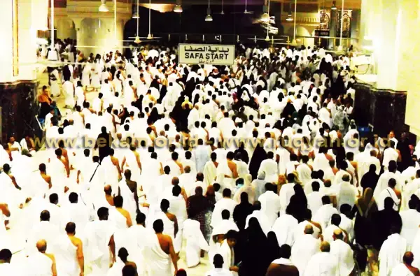 Bukit Safa dan Marwah di sebelah Kabah Masjidil Haram Makkah merupakan tempat menunaikan rukun Sa&rsquo;i bagi jemaah haji dan umrah