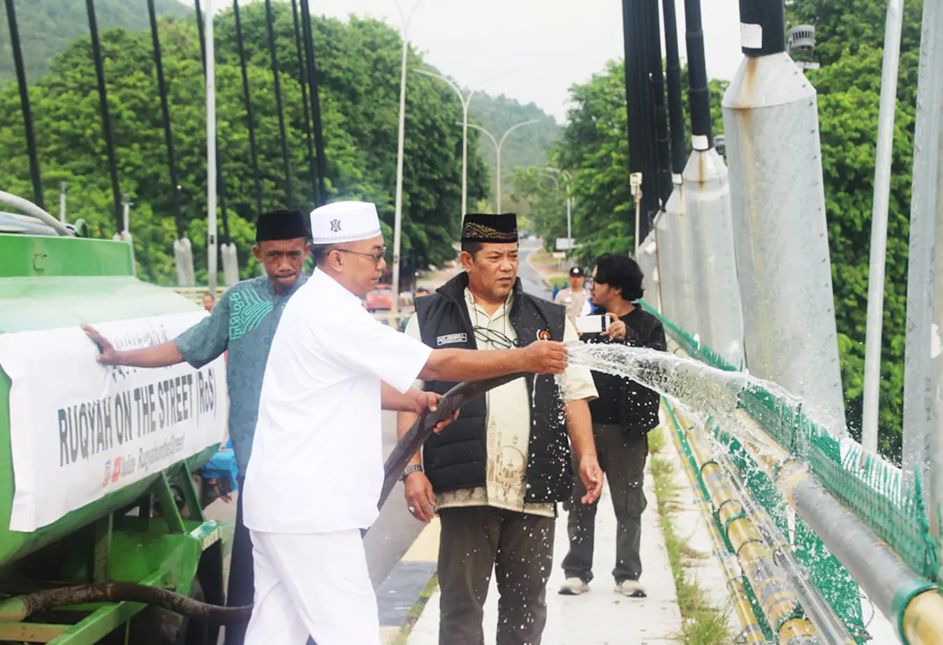 Alasan Spiritual Jembatan I Barelang Batam Diruqyah 5.000 Liter Air